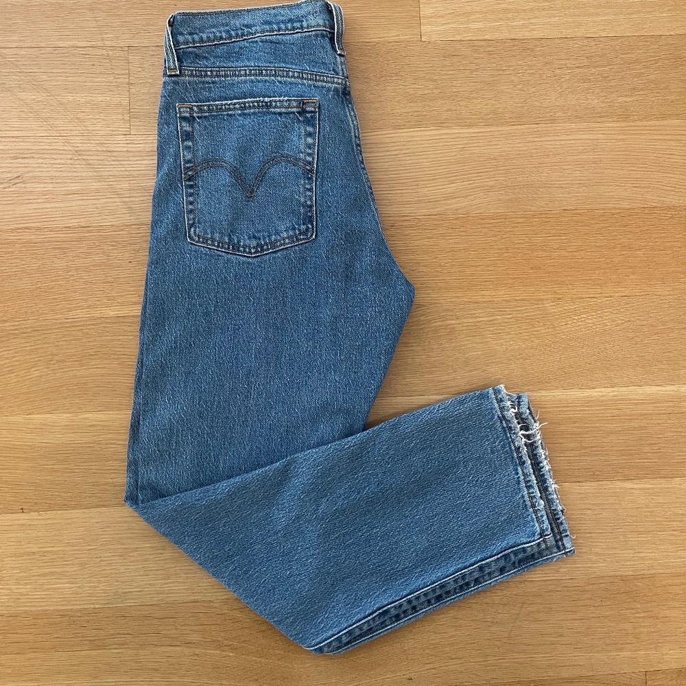 Levi Wedgie Straight in size 29